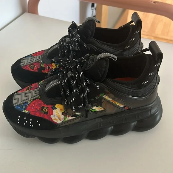 Versace Black and Red Espadrilles Modern Design - Picture 4 of 6